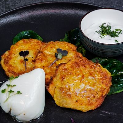 Драники с лососем и яйцом пашот в Dimcoffee по цене 600 ₽