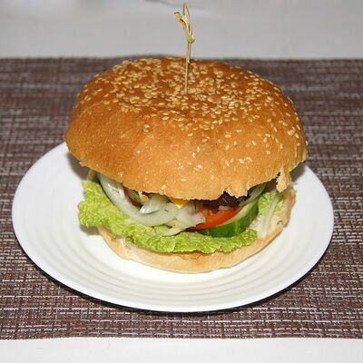 Детский бургер из курочки в Шашлыки & Пироги по цене 300 ₽