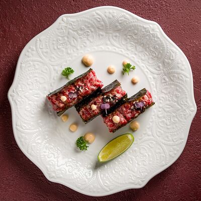 Тартар из мраморной говядины в нори в Орден по цене 990 ₽