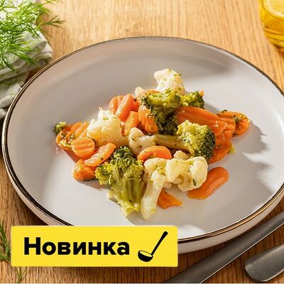 Паровые овощи с соусом песто в Пока горячее по цене 170 ₽