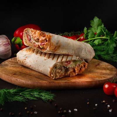 Шаурма в лаваше из курицы на углях в Lamadjo 8888 по цене 350 ₽