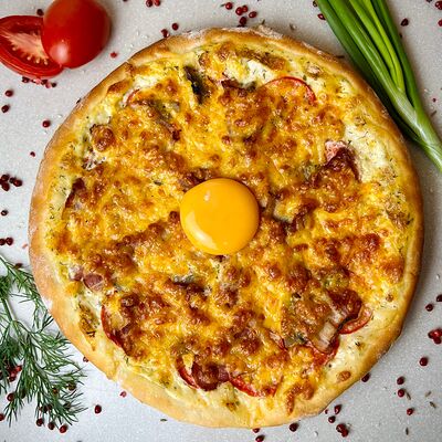 №8 Пицца Карбонара классическая в Батон и булка по цене 765 ₽