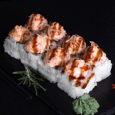 Ролл Сяке hot в SUSHIBOX по цене 539 ₽
