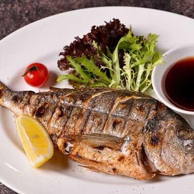 Яндекс дорадо-гриль с овощами (400-600г) в Шампур по цене 1690 ₽