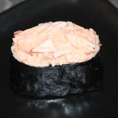 Суши спайси с микс-крабом в Суши Пати по цене 160 ₽