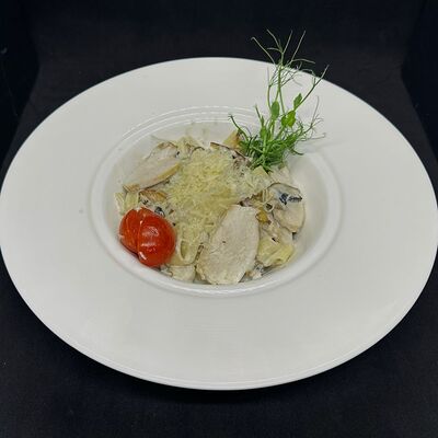 Паста с курицей и грибами в Кафе сон у моря по цене 600 ₽