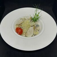 Паста с курицей и грибами в Кафе сон у моря