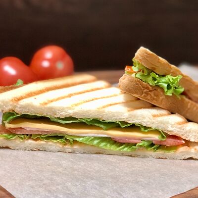 Сендвич с ветчиной и сыром в Богатырь по цене 300 ₽