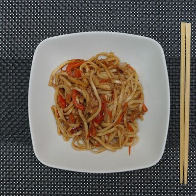 Вок с курицей Удон в Суши-бар Тунец по цене 350