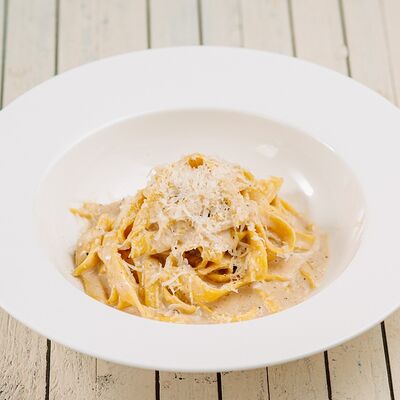 Паста Качо-э-пеппе в Перчини на огне по цене 430 ₽