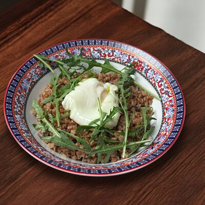 Каша гречневая с белыми грибами и яйцо пашотв PAPPONE по цене 448 ₽