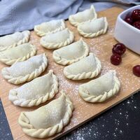 Вареники ручной лепки с вишней в Сама спекла