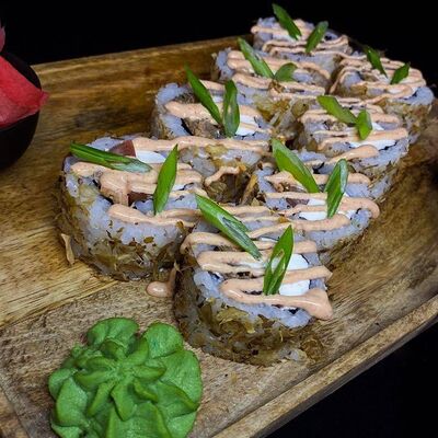 Ролл Фуджив Свои Суши по цене 526 ₽