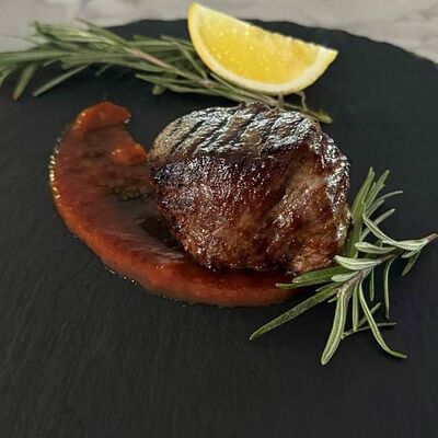 Филе миньон в Kaif Lounge по цене 1300 ₽