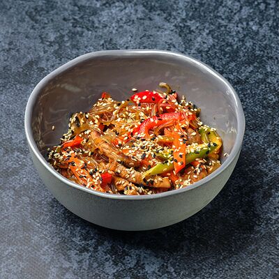 Лапша фунчоза со свининой в Mesto Sushi & Grill по цене 460