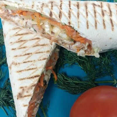 Шаурма с сыром в Шашлыки сочные по цене 470 ₽