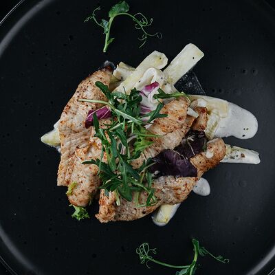 Индейка на гриле с пастой из цукини и вяленных томатов в ALEX ROYAL RESTAURANT по цене 890 ₽
