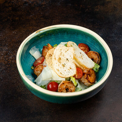 Салат Цезарь с креветками в Город детей по цене 750 ₽