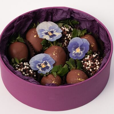 Шайба с клубникой в шоколаде №35 в Клубникисс по цене 4300 ₽