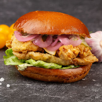 Бургер Чикен Стрипс в Крылышки & Рёбрышки по цене 592 ₽