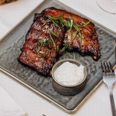 Ребрышки свиные в соусе BBQ в Grenka на Труда по цене 600 ₽