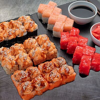 Сет Роял в Royal Pizza по цене 2400 ₽