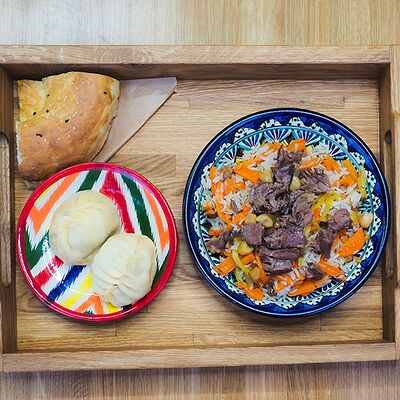 Плов, 2 манты в ТРИ КАЗАНА плов манты шурпа по цене 680 ₽