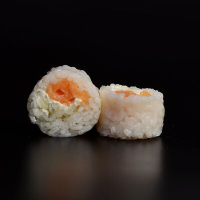 Нежный с лососем в Sushi Kent по цене 544 ₽