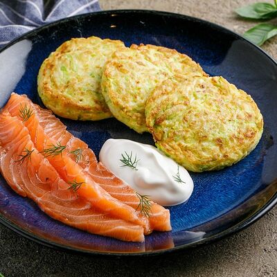 Оладьи из кабачков с лососем в Маймун по цене 590