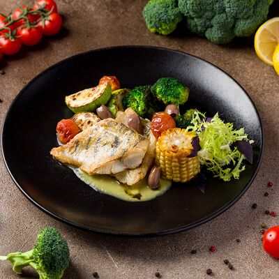 Филе судака с овощами в Дюшес по цене 980 ₽