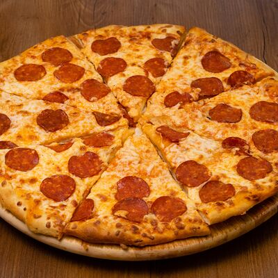 Пицца Пепперони в Хлебное место №1 по цене 1020 ₽