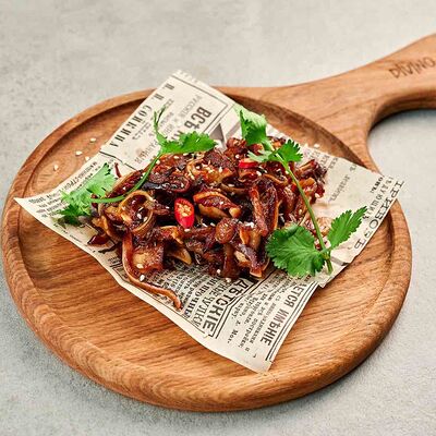 Жареные свиные уши в тайском соусе с кунжутом в Pivino по цене 335