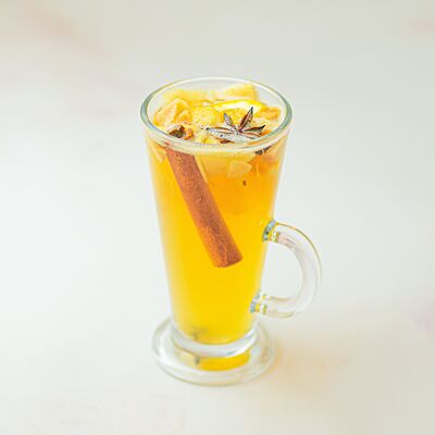 Глинтвейн яблочный безалкогольный в Stories по цене 300 ₽