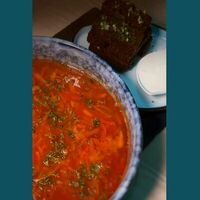 Борщ с чесночными гренками в Pint of Rest