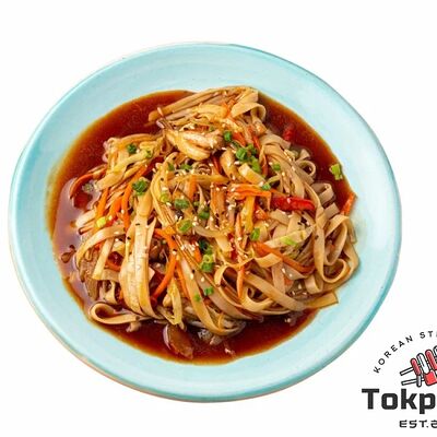 Удон с курицей в терияки в Tokpokki по цене 590 ₽