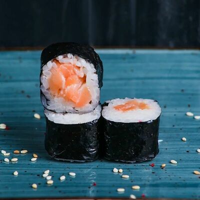 Ролл с лососем в Вокруг суши по цене 359