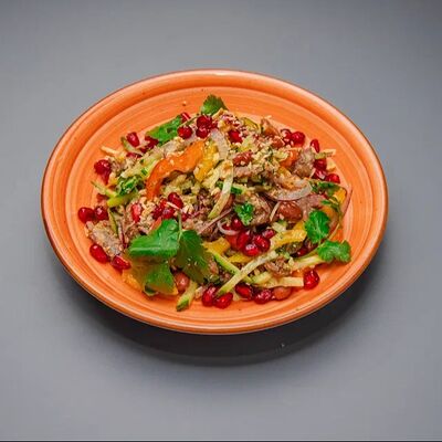 Салат с говядиной и фасолью в Лаврушка по цене 670 ₽