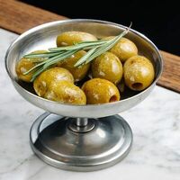Жареные оливки с розмарином в Брюссель