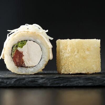 Цезарь ролл темпурав Loca Pizza по цене 550 ₽