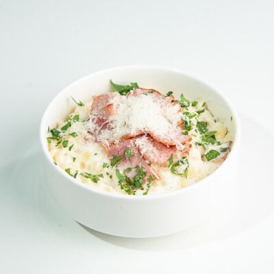 Паста птитим с беконом в ЁБИСАН по цене 799 ₽