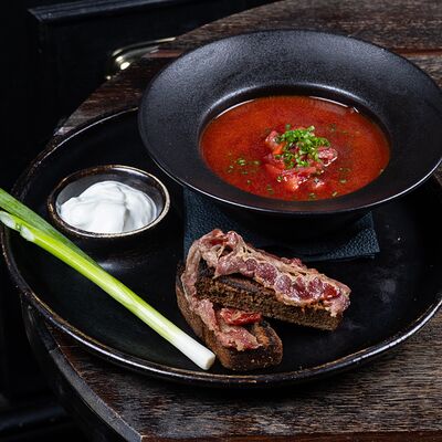 Борщ с говядинойв Tangiers Lounge по цене 890 ₽