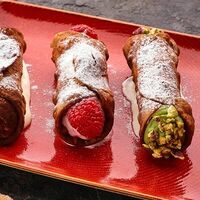 Сицилийские каноли с шоколадом в Fatto a mano