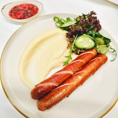 Колбаски куриные с картофельным пюре (я) в Бургари по цене 690 ₽