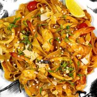 Рисовая лапша Пад тай в Kazoku