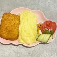 Сырные нагетсы с ветчиной и картофельным пюре в Рабарбар