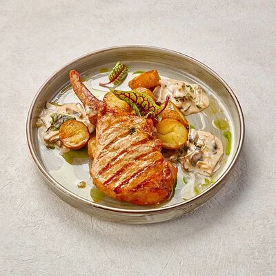 Свиная корейка в Пеперончино по цене 696 ₽