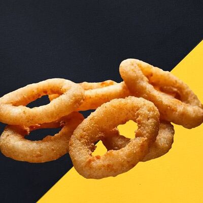 Луковые кольца (5 шт.) в Чебуреки на Чайковского по цене 220 ₽