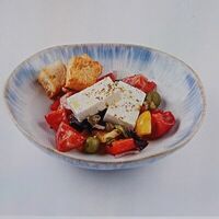 Салат из помидоров и огурцов с брынзой (греческий) в Сыроварня