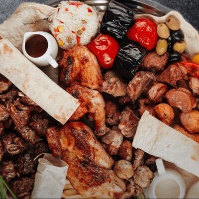 Ассорти из свинины и телятиныв Пхали по цене 6599 ₽