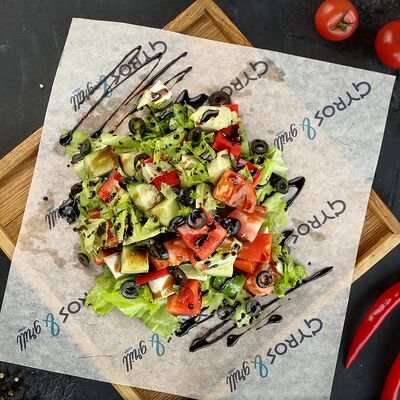 Салат Греческий в Gyros & Grill по цене 555 ₽